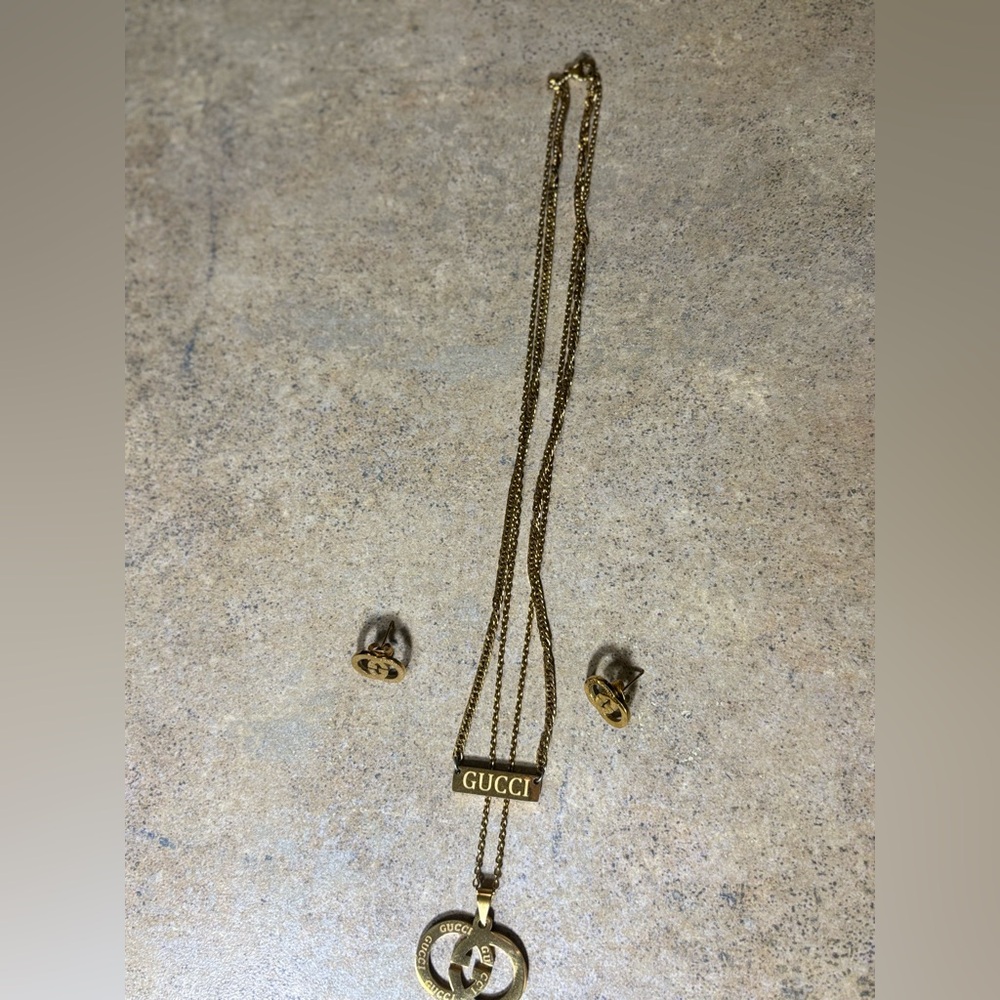 Fashionable Necklace